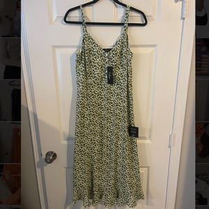 Green floral midi dress - size M